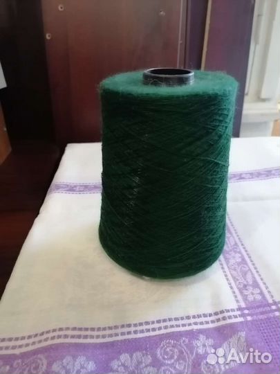 7. Набор пряжи зелёных цветов