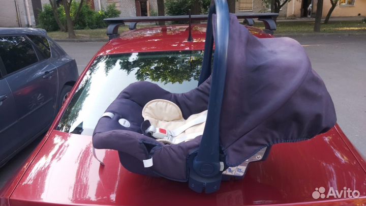 Автокресло (автолюлька) Inglesina Huggy Multifix