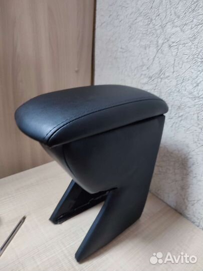 Подлокотник Лада Калина