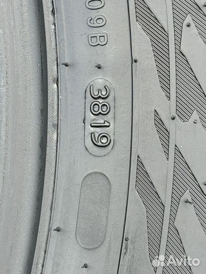 Nokian Tyres Hakkapeliitta 9 SUV 255/55 R20 110T