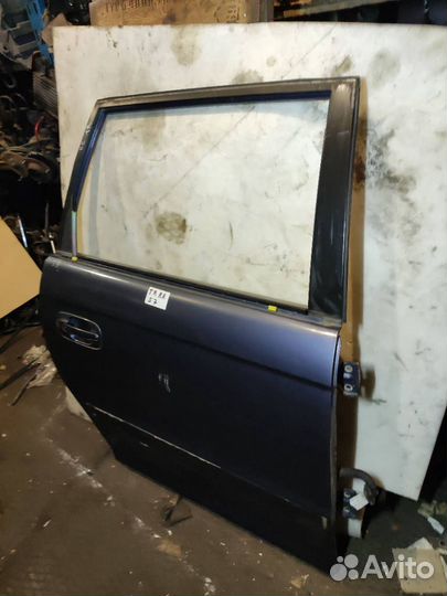 Задняя правая дверь Hyundai Trajet