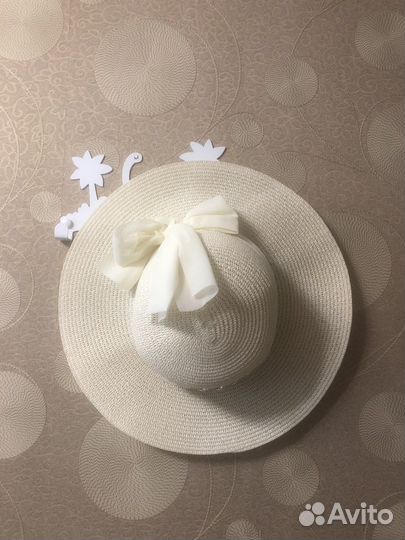 Шляпа женская соломенная