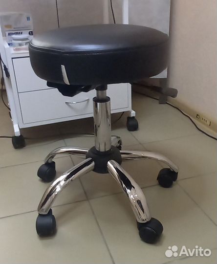 Продам новый стул таблетка