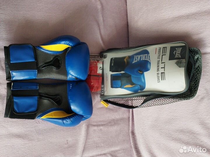 Боксерские перчатки Everlast 10 oz