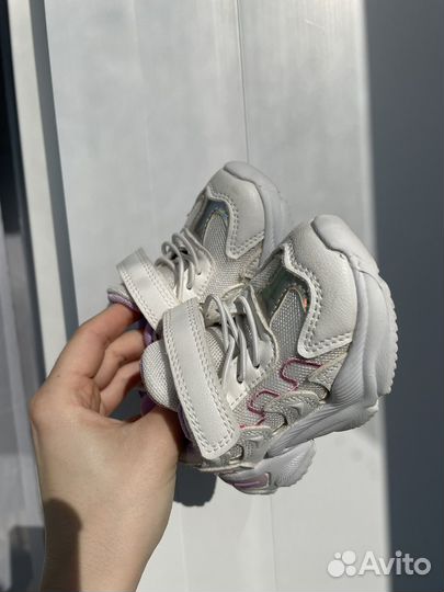 Кроссовки для девочки