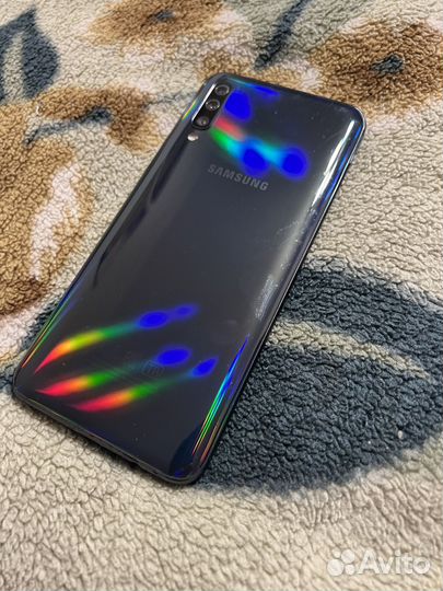 Samsung Galaxy A50, 4/64 ГБ