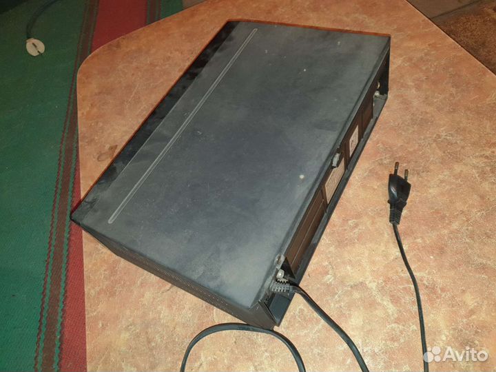 Видеомагнитофон