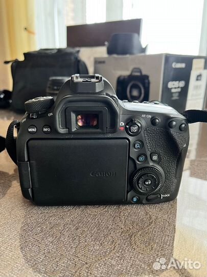 Зеркальный фотоаппарат canon 6D mark II (Тушка)