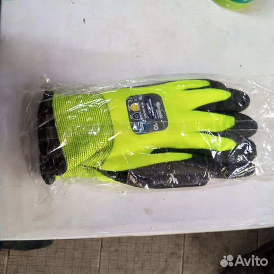 Зимние перчатки