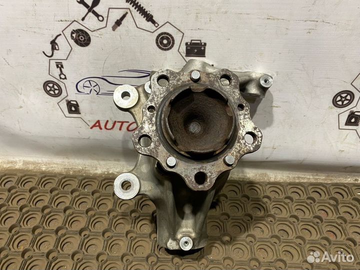 Кулак поворотный передний левый BMW M2 M3 M4