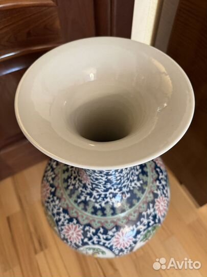 Китайская керамическая ваза