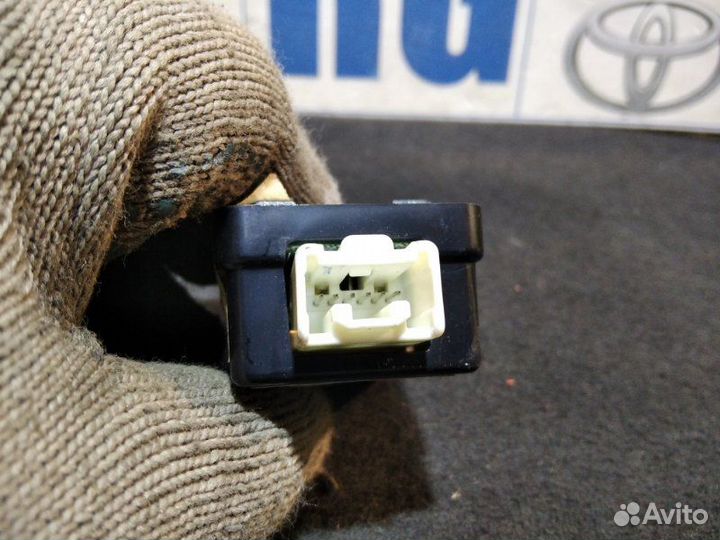 Блок управления дверьми Mazda 3 Bk седан 2.0 LF