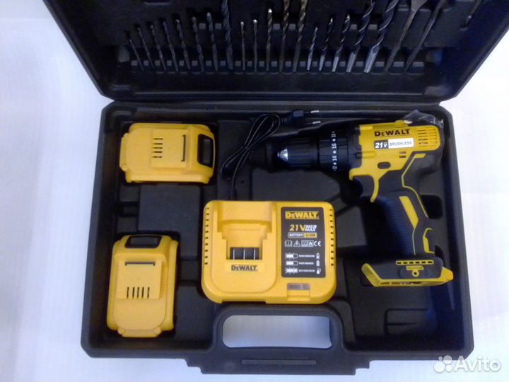 Шуруповерт DeWalt 21 V АКБ 5.0Ач