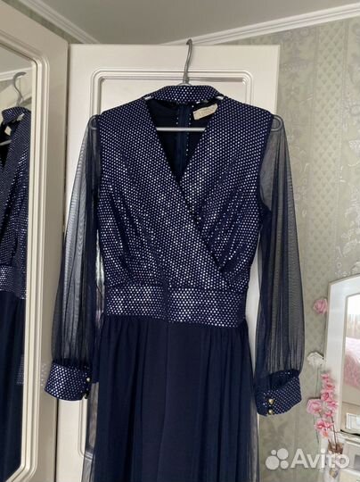 Комбинезон со шлейфом