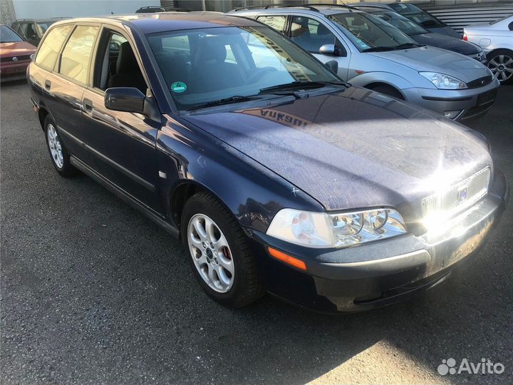 Разбор на запчасти Volvo S40 / V40