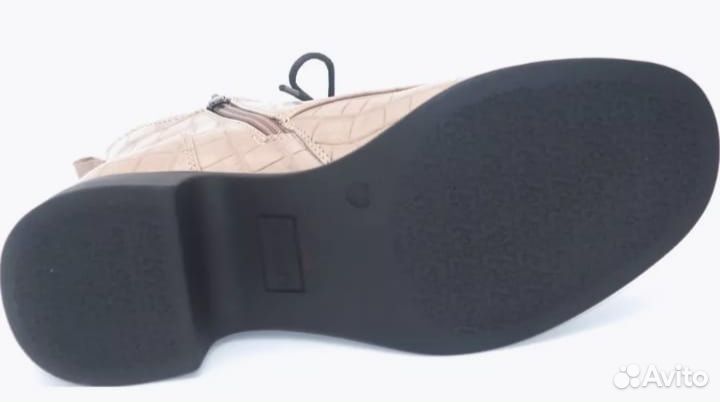 Продаю демисезонные ботинки