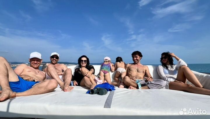 Аренда уникальной яхты Silverton с водными лыжами