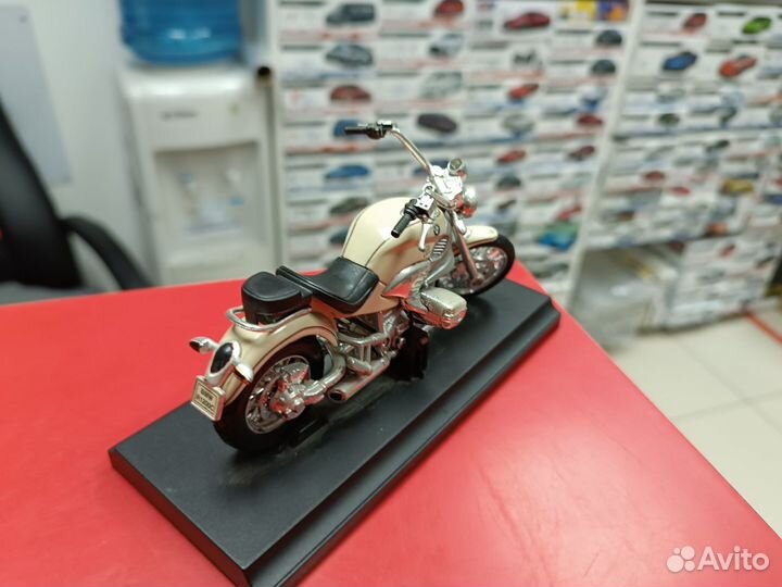 BMW R1200 C 1:18 Welly
