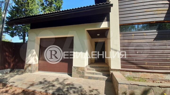 Дом 157 м² на участке 4,5 сот.