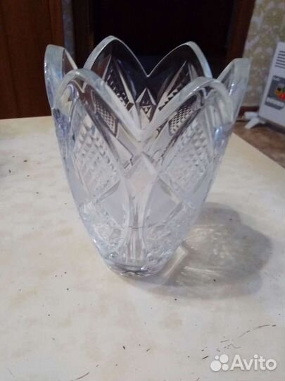 Хрустальная ваза