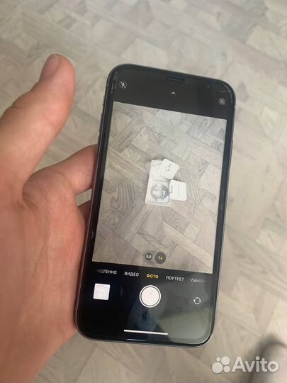 Телефон iPhone 11