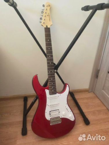 Электрогитара Yamaha Pacifica 012