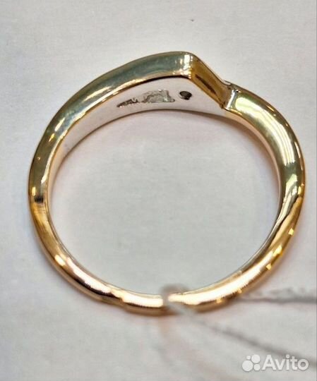 Золотое кольцо с бриллиантом 17,5р
