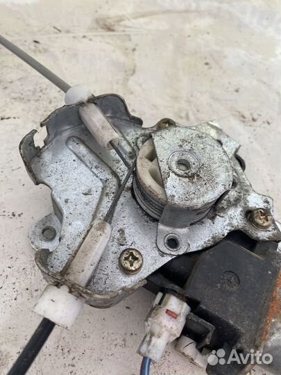 Стеклоподъемник задний правый Mitsubishi Outlander