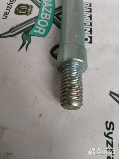 Крюк буксировочный новый Land Rover Discovery