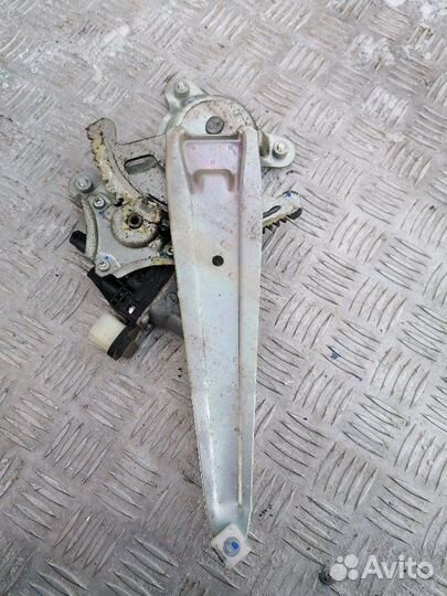 Стеклоподъемник задний левый Mitsubishi Pajero