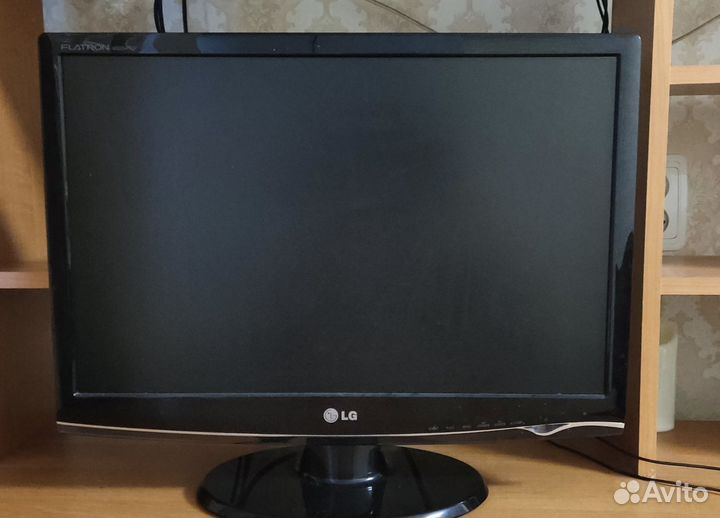Монитор LG W2254TQ