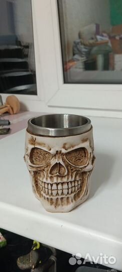 Кружка с черепом