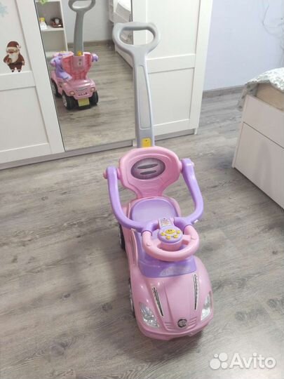 Детская машинка каталка с ручкой
