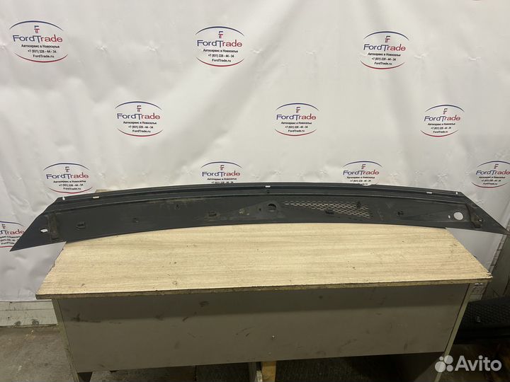 Решетка под лобовое стекло (Жабо ) Ford Transit 00