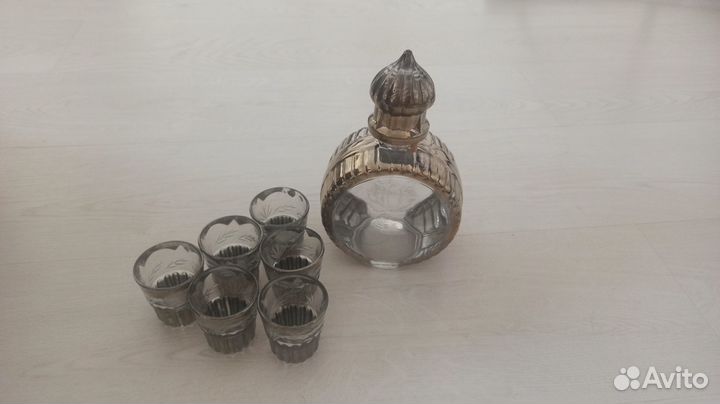 Подарочный набор.Графин и 6 стопок