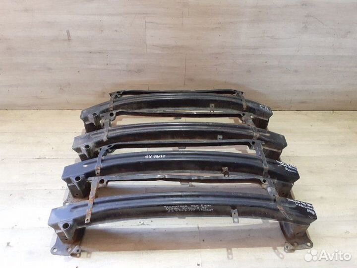 Усилитель переднего бампера Skoda