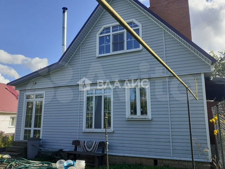 Дом 200 м² на участке 16,3 сот.