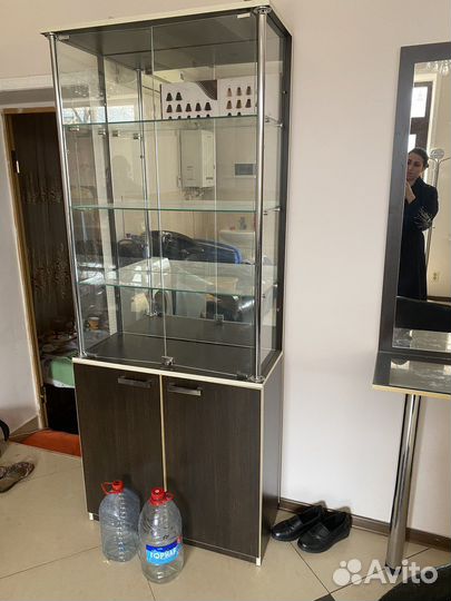 Стеклянная витрина