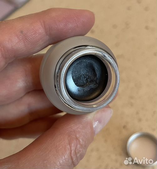 Maybellin 07 black chrome; dior тон крем