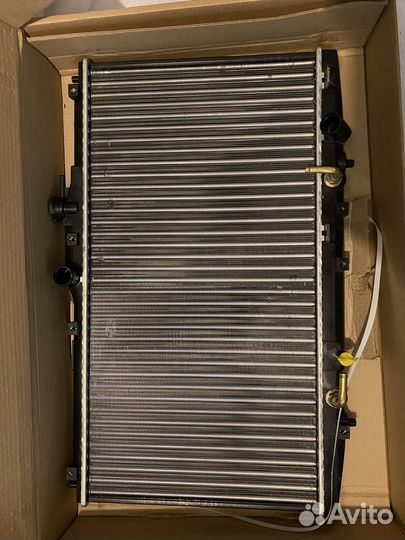 Радиатор honda accord/torneo