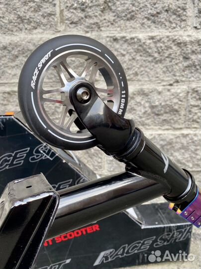 Трюковой самокат Neon