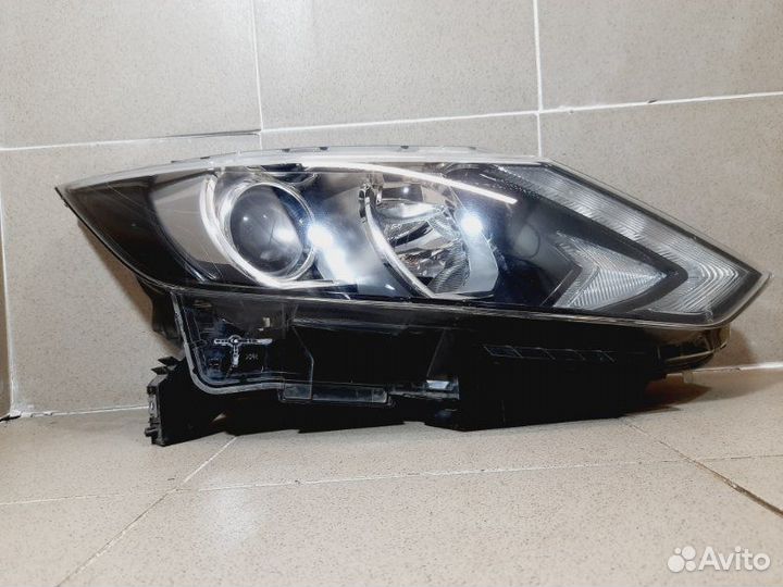 Фара правая Nissan Qashqai J11