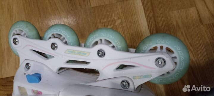 Роликовые коньки с защитой и шлемом