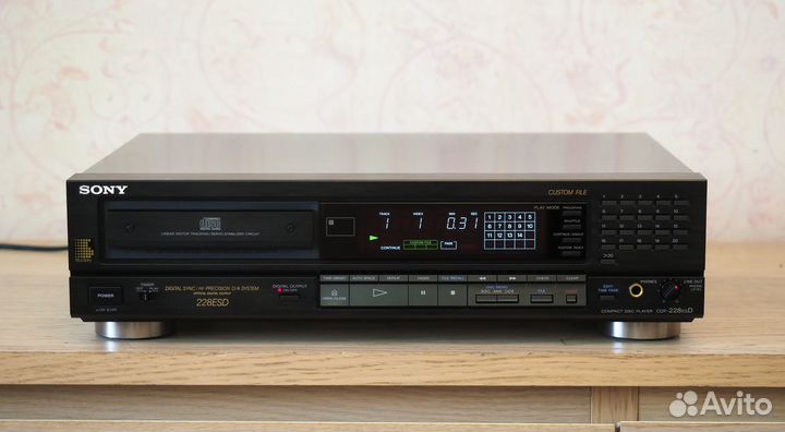 CD-проигрыватель Sony CDP-228ESD. 220V