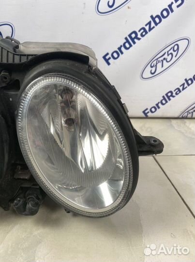 Фара передняя правая Mercedes-Benz E-Class W211