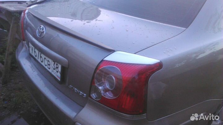 Лип Спойлер Toyota Avensis