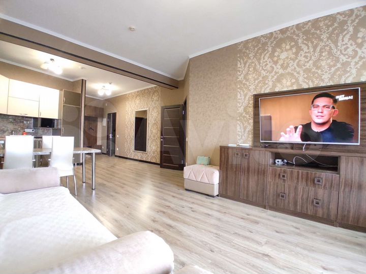 2-к. квартира, 80 м², 6/15 эт.