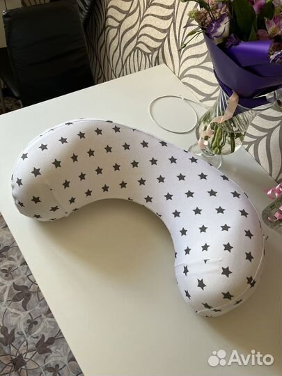 Анатомическая подушка для кормления