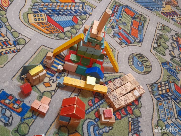 Кубики, игрушечные стройматериалы времен СССР