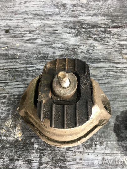 Опоры подушки двигателя BMW 5 E60